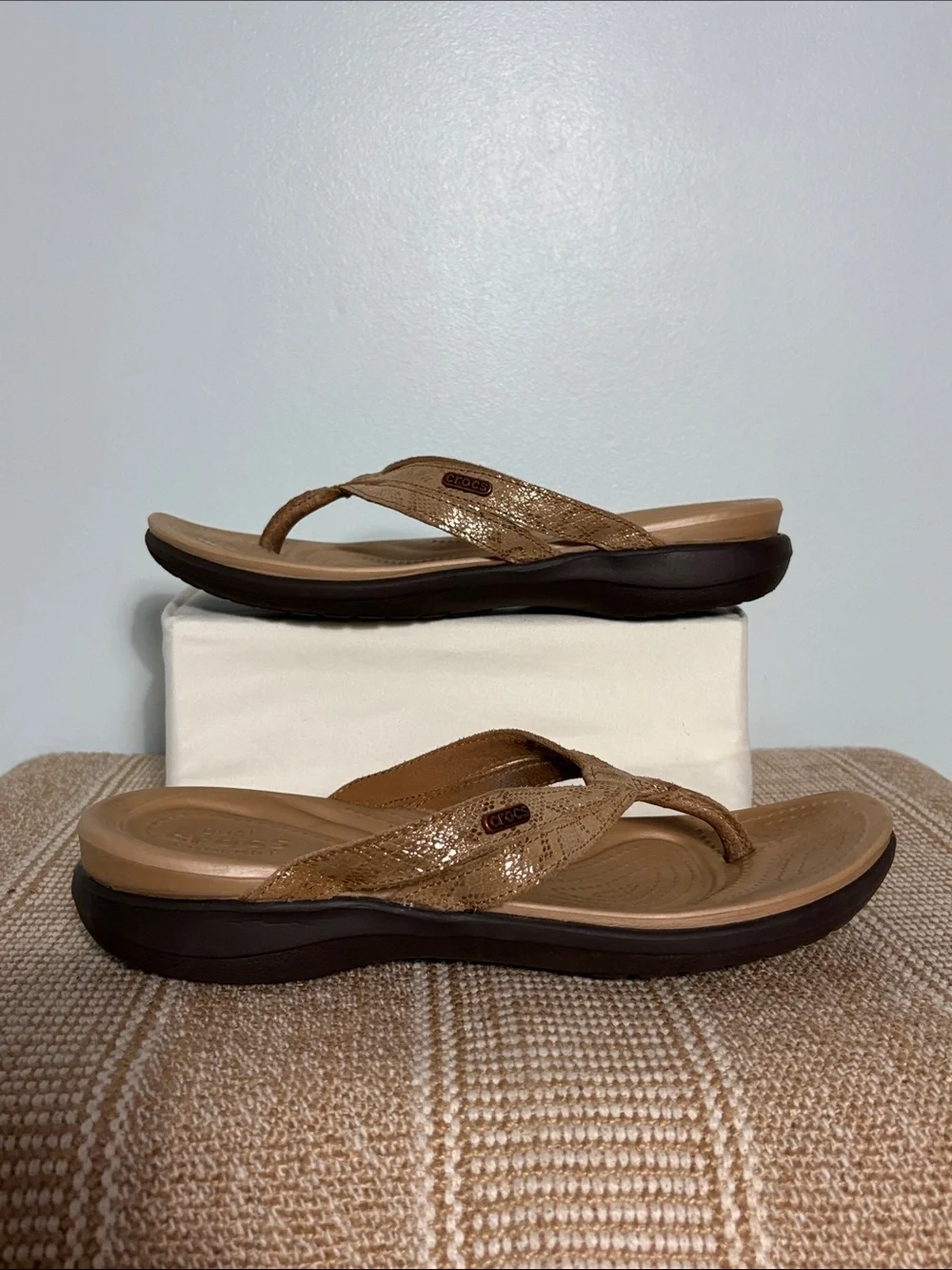 CROCS Women's Capri V Shimmer Flip Flops, Metallic Gold/Snakeskin Strap Design